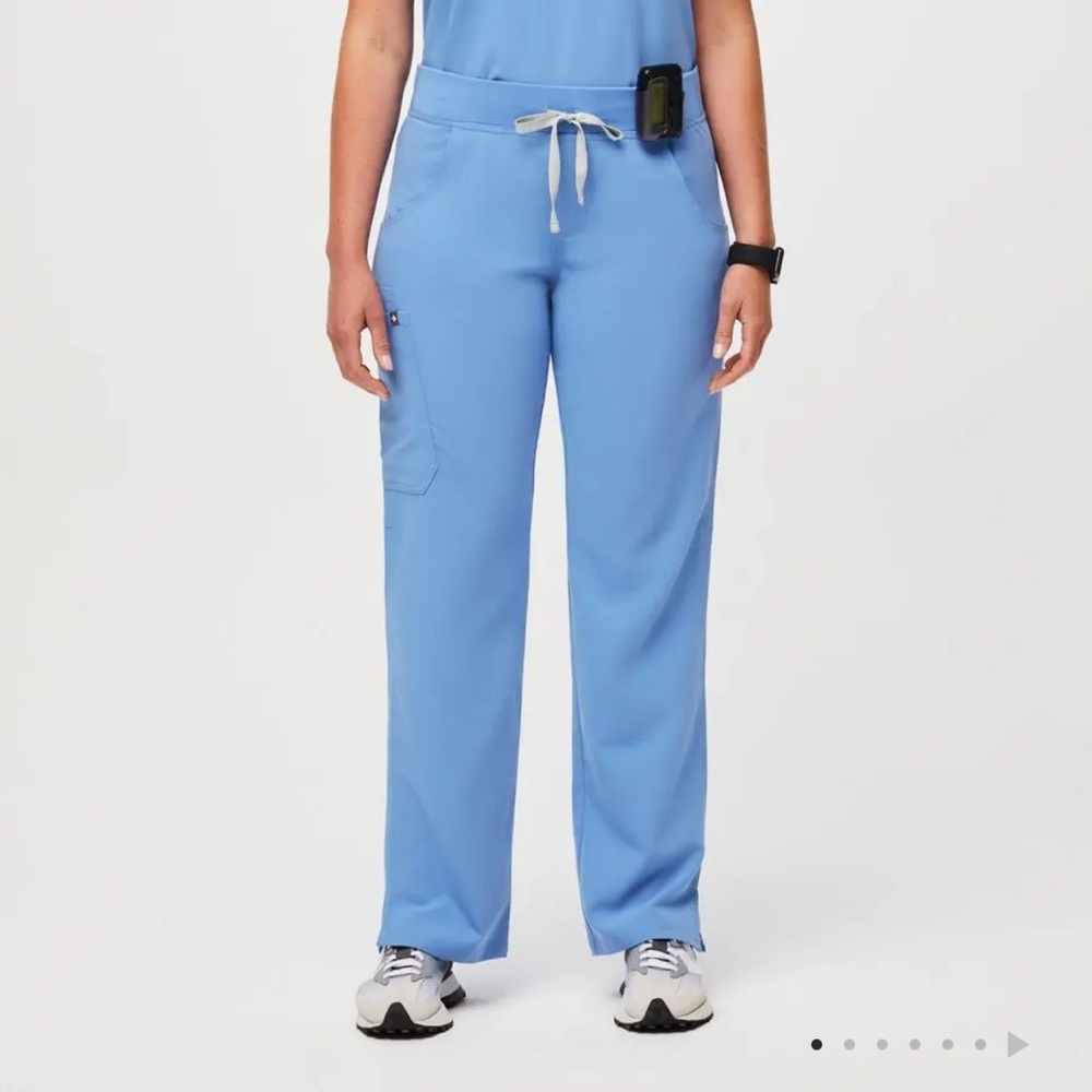 Figs Kade Cargo Scrub Pants - Womens. Size Large Tall